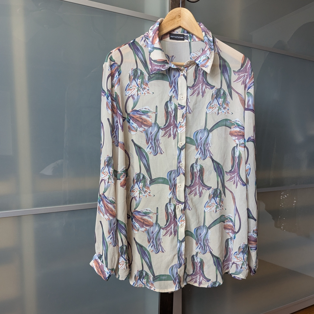 ๐ท Preloved PrettyLittle Things Plus Floral Tulip Oversized Blouse - Size 12 - Picture 3 of 16